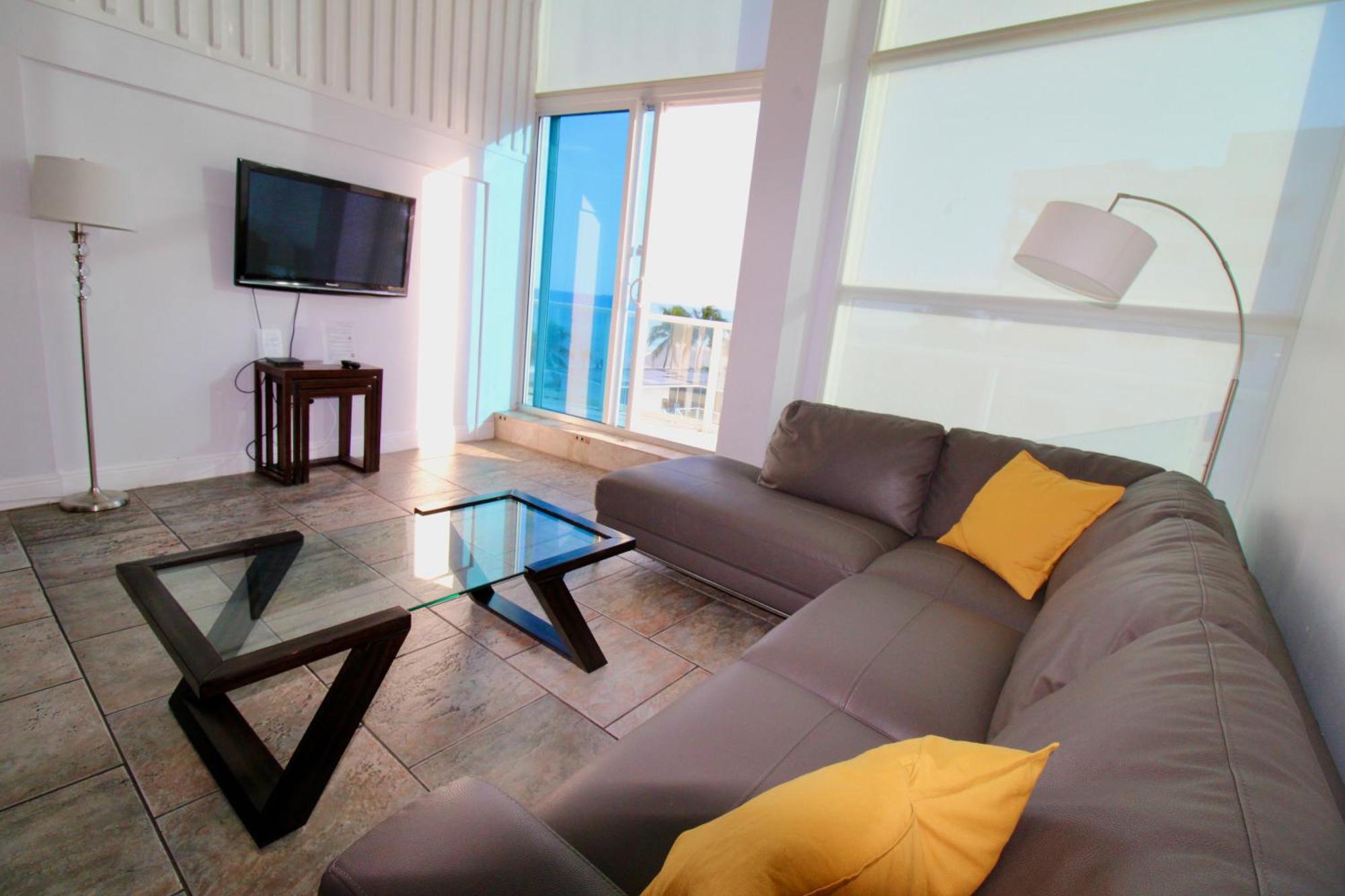 Castle M16 Oceanview Loft With Beach Access, Pool, Tennis And Free Parking! ไมอามีบีช ภายนอก รูปภาพ